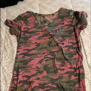 Women’s v-neck top